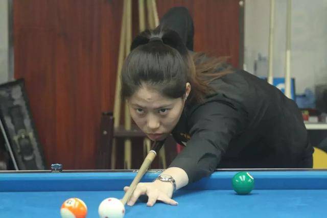 让中后卫在 让中后卫在