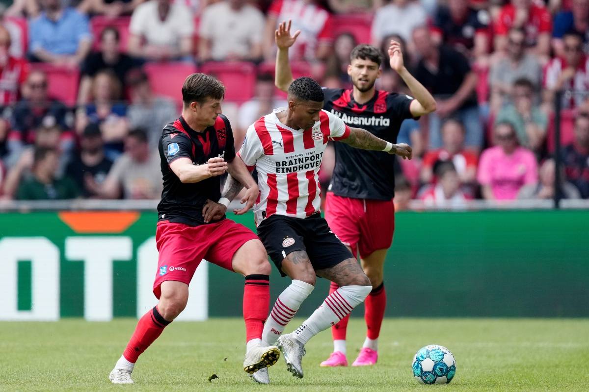 了足球比赛 了足球比赛